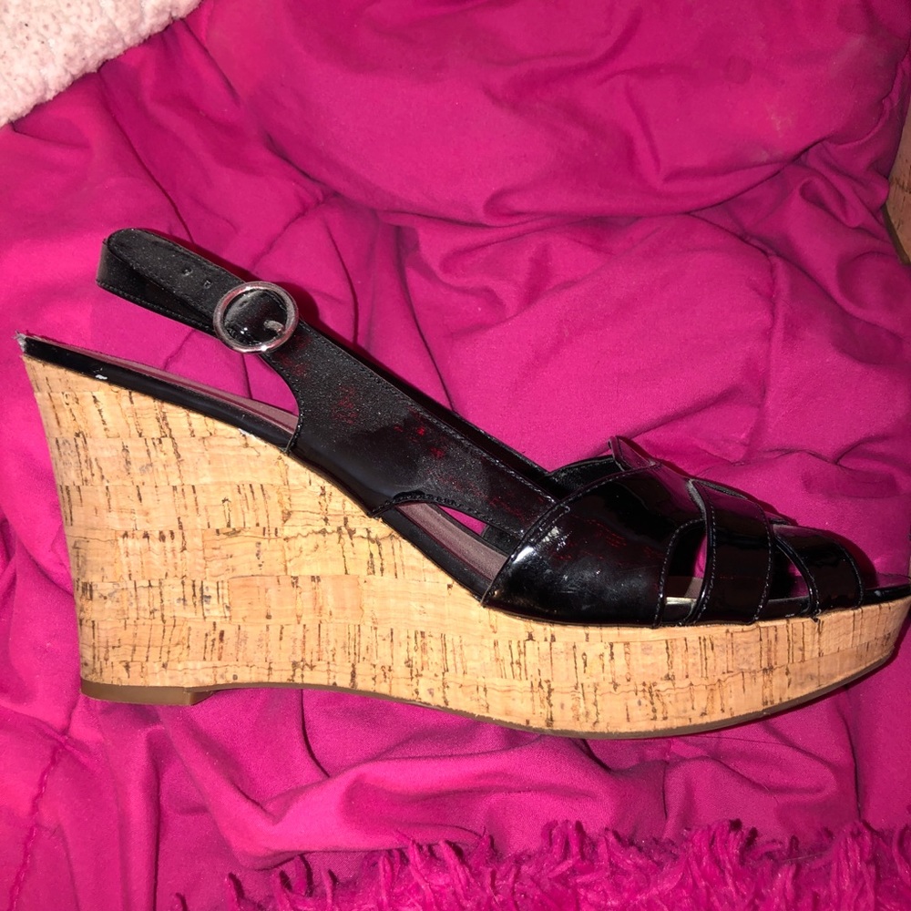 Black and Tan Wedges